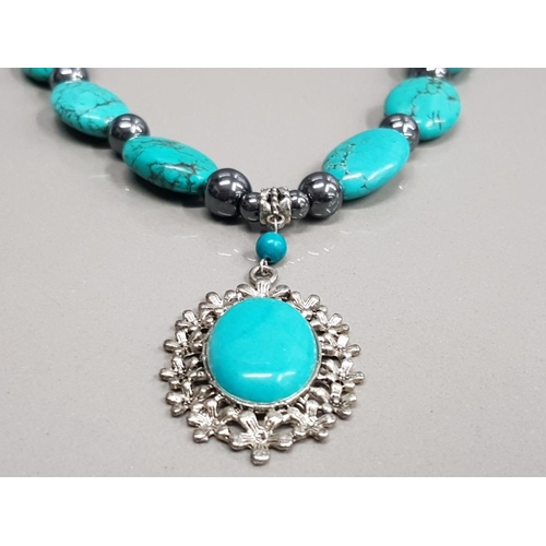 231 - TURQUOISE AND HAEMATITE BEAD NECKLET