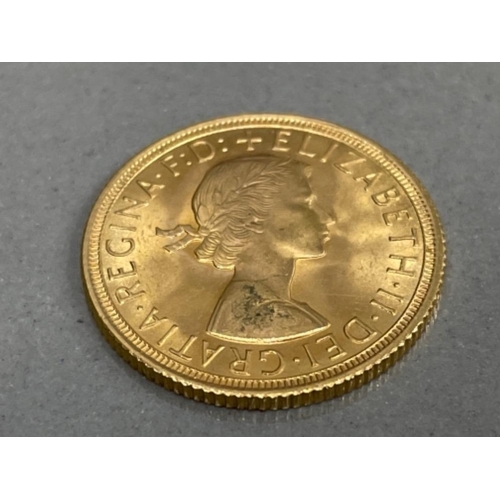 255 - 22CT GOLD 1963 FULL SOVEREIGN COIN