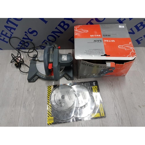 30 - MITRE SAW 190 MM COMPOUND IN BOX WITH 2 PACK OF CIRCULAR SAW BLADES