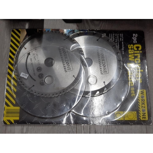 30 - MITRE SAW 190 MM COMPOUND IN BOX WITH 2 PACK OF CIRCULAR SAW BLADES