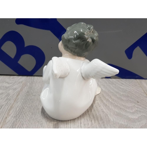 67 - LLADRO FIGURE OF A ANGEL THINKING SIGNED BY THE ARTIST AND DATED ON BOTTOM