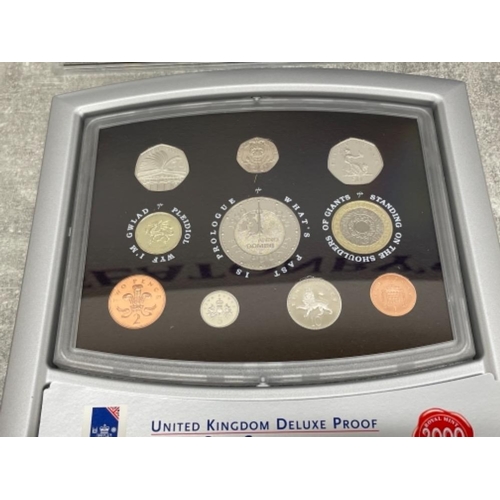 173 - COINS ROYAL MINT YEARLY PROOF SETS 2000 DELUX 2004 AND 2005 COINS IN ORIGINAL PACKAGING