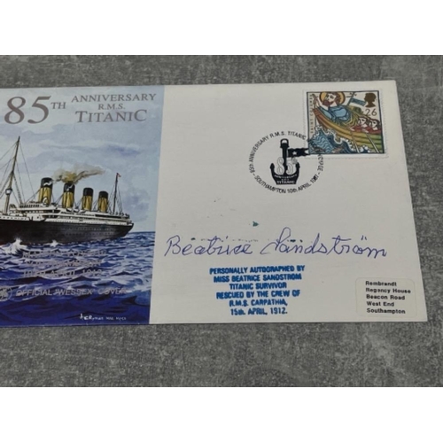 244 - TITANIC SMALL LOT OF COMMEMORATIVE COVERS 6 FIVE BEAR THE SIGNATURES OF TITANIC SURVIVORS B V DEAN E... 