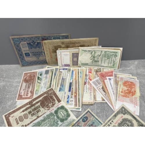 246 - BANKNOTES WORLD MIXTURE OF 115 MIXED GRADES INCLUDES HONG KONG CHINA AND JAPAN