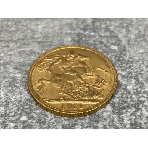 262 - 22CT GOLD 1911 FULL SOVEREIGN COIN