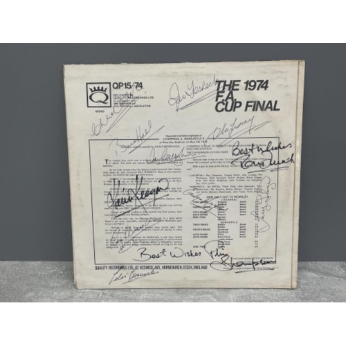 281 - AUTOGRAPHS FOOTBALL LIVERPOOL 1974 FA CUP FINAL LIVERPOOL V NEWCASTLE SOUVENIR RECORD LP SIGNED BY T... 