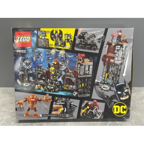 299 - LEGO BATMAN 76122 BATCAVE CLAYFACE INVASION IN ORIGINAL BOX