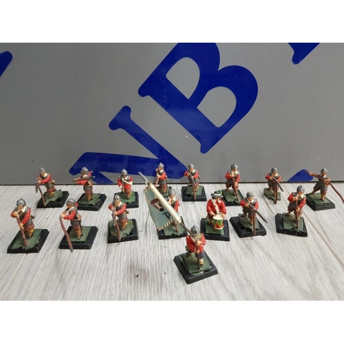 71 - APPROXIMATELY 16 MINIATURE METAL ENGLISH CIVIL WAR FIGURES INCLUDING 9 MUSKET, 5 PIKE MEN, 1 DRUMER ... 