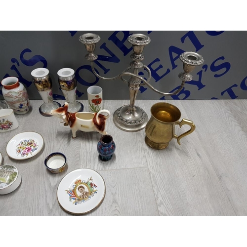 113 - COLLECTION OF MIXED ITEMS INCLUDING SILVER PLATED CANDLESTICK HOLDER, ROYAL WORCESTER PLATES, POTS A... 