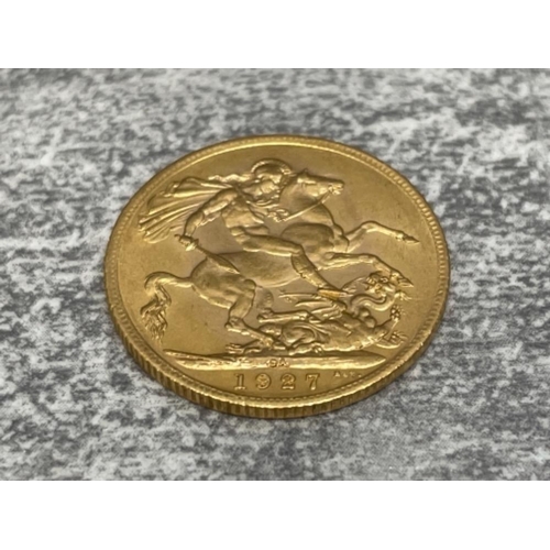 12 - 22CT GOLD 1927 FULL SOVEREIGN COIN STRUCK IN SOUTH AFRICA