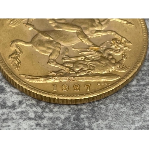 12 - 22CT GOLD 1927 FULL SOVEREIGN COIN STRUCK IN SOUTH AFRICA