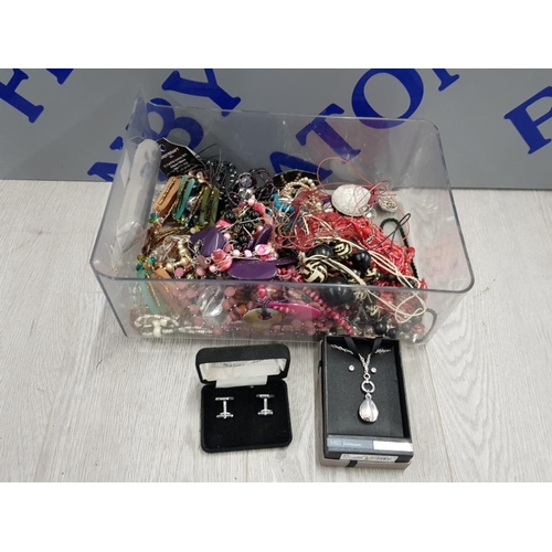 34 - COLLECTION OF COSTUME JEWELLERY INCLUDING NECKLACES,  BROOCHES AND CUFFLINKS ETC