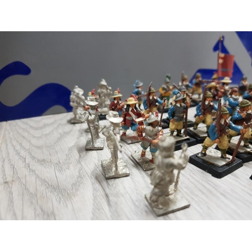 66 - COLLECTION OF 30 MUSKET MINIATURE METAL FIGURES