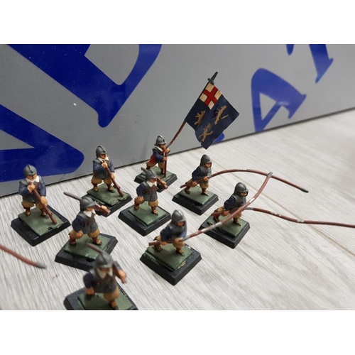 69 - APPROXIMATELY 17 COLLECTABLE METAL WAR FIGURES INCLUDES 5 PIKE MEN, 9 MUSKET, 1 SWORD, 1 DRUMER AND ... 