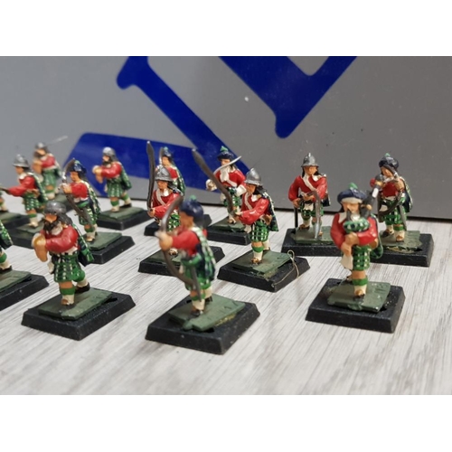 70 - COLLECTION OF MINIATURE METAL WAR FIGURES INCLUDING 5 PIKE MEN, 1 PIPER, 1 SWORD, 5 ARCH AND 4 MEN