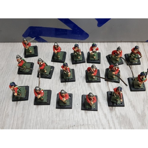 70 - COLLECTION OF MINIATURE METAL WAR FIGURES INCLUDING 5 PIKE MEN, 1 PIPER, 1 SWORD, 5 ARCH AND 4 MEN