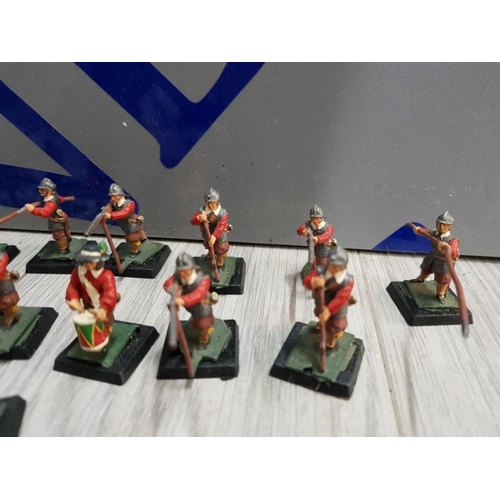 71 - APPROXIMATELY 16 MINIATURE METAL ENGLISH CIVIL WAR FIGURES INCLUDING 9 MUSKET, 5 PIKE MEN, 1 DRUMER ... 