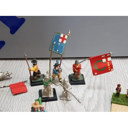 73 - COLLECTION OF METAL MINIATURE FIGURES INCLUDING ENGLISH CIVIL WAR AND SOME FRENCH GENERALS ON HORSEB... 