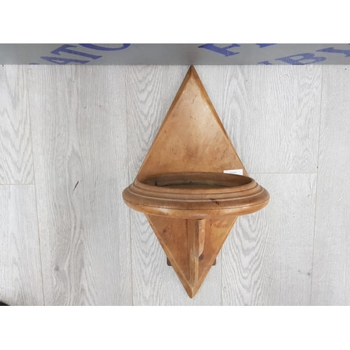 79 - PINE GOTHIC WALL BRACKET 49 X 25 CM