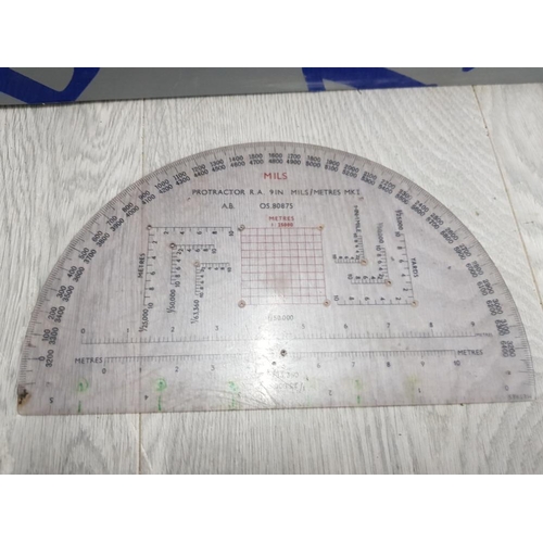 89 - DRAWING OFFICE MILITARY AID IN BAKELITE GEORGE VI WARTIME SURVIVAL WITH PROTRACTOR R.A