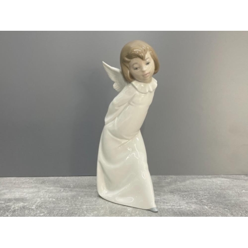 9 - LLADRO 4960 CURIOUS ANGEL