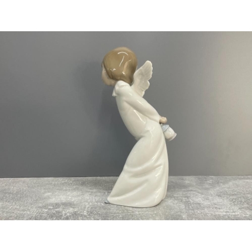 9 - LLADRO 4960 CURIOUS ANGEL