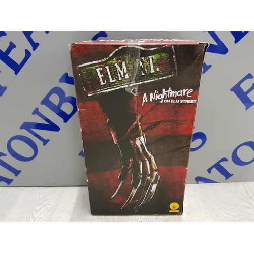 95 - A NIGHTMARE ON ELM STREET FREDDY KRUEGER GLOVE IN BOX