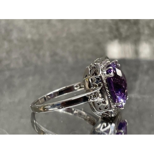 309 - 9CT WHITE GOLD DIAMOND AMETHYST CLUSTER RING SIZE T