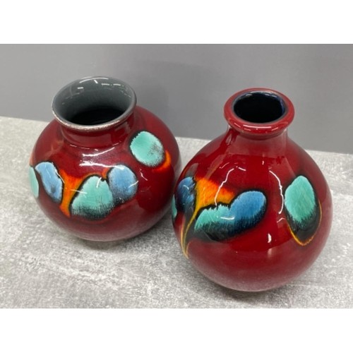 327 - 2 X POOLE POTTERY SMALL VASE AND BUD VASE