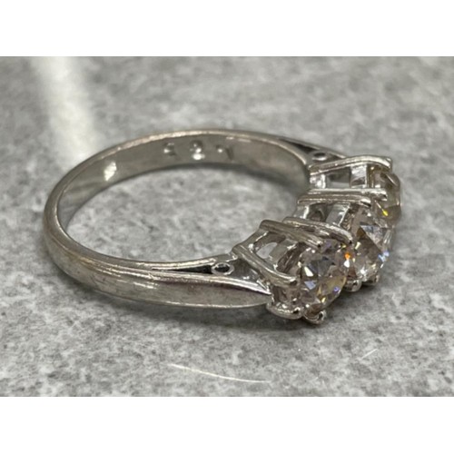 333 - 18CT WHITE GOLD 3 STONE DIAMOND RING APPROX 1.85CT 5.3G SIZE O1/2