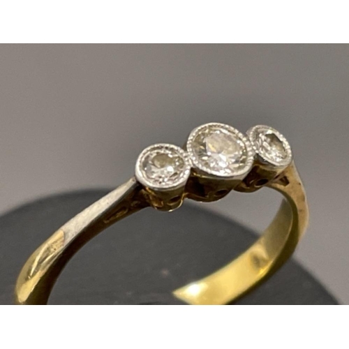 139 - 18ct gold, Platinum and diamond 3 stone ring. Size M 2.9g