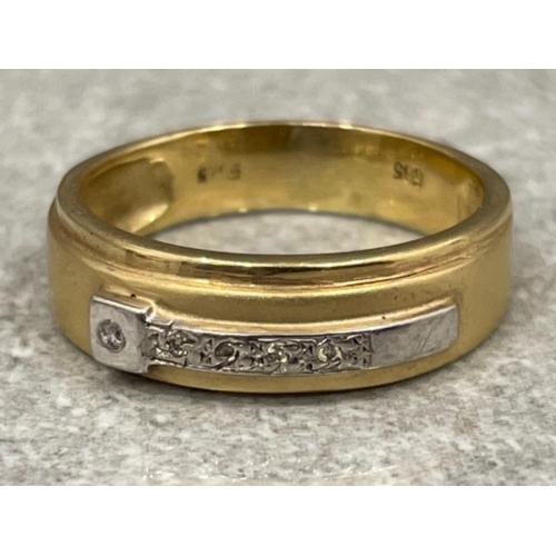 184 - 14ct gold diamond two tone ring. Size T 4.7g