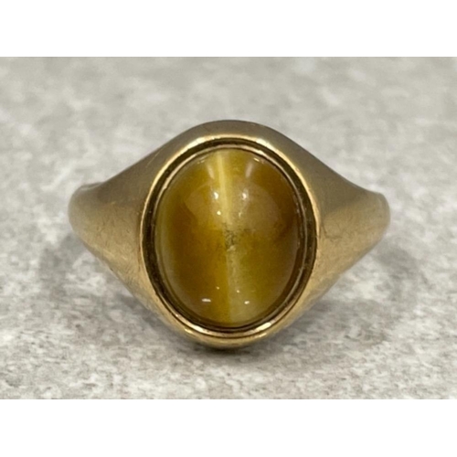 69 - Gents 9ct gold Tigers eye signet ring. 6.5G size W
