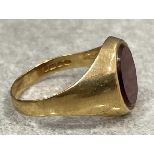 82 - Gents 9ct gold brown stone. 3.3G size V
