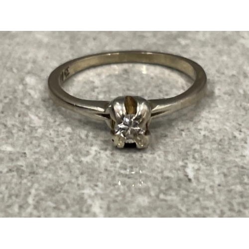 85 - Ladies 18ct white gold solitaire diamond ring. 3.2g N1/2
