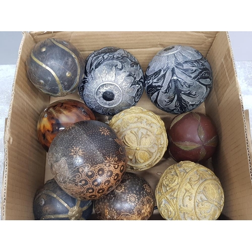 Wooden decorative store balls