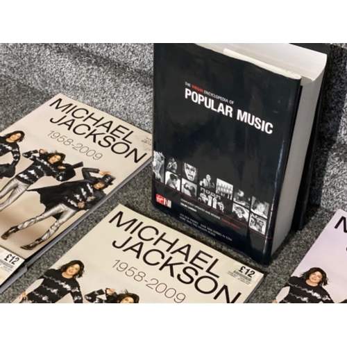 106 - Total of 5 Michael Jackson Music books (piano, vocal & guitar) plus a large encyclopaedia of popular... 