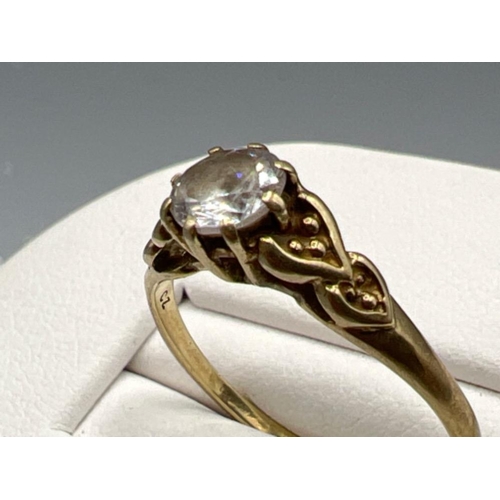 172 - 9ct gold stone set solitaire ring. Size L 1.4g