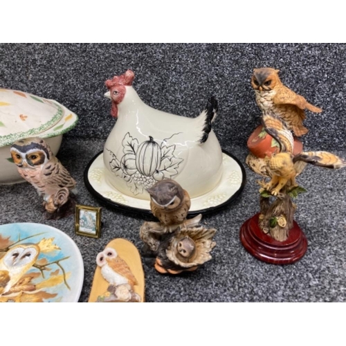 218 - Owl figurines by Leonardo Collection etc a chicken tureen by The Juliana Collection etc