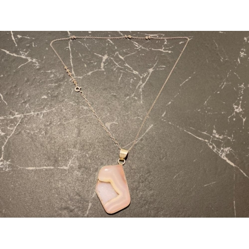 101 - Silver necklace with rose quartz pendant