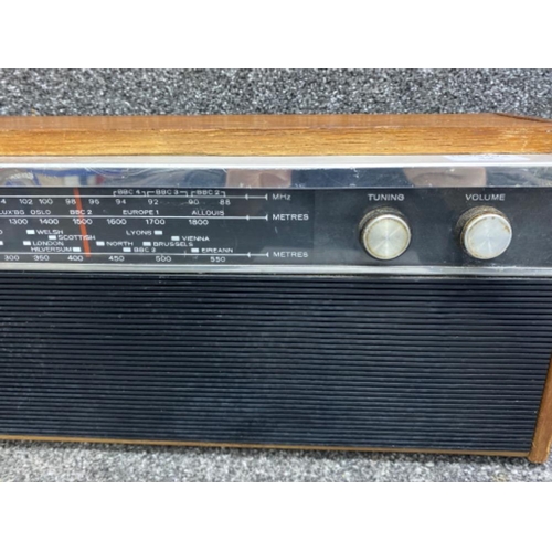 13 - Vintage Bush type VHF 101 Radio, in good working condition