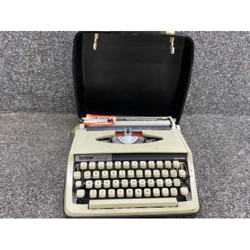 175 - Vintage brother Deluxe800 typewriter with original carry case