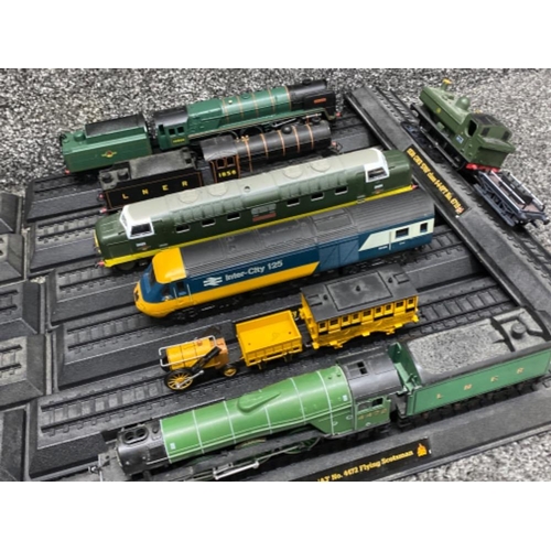 178 - Total of 14 model trains, all with stands