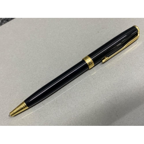 31 - Parker ball point pen (Sonnet series) in bright black with fine nib, blue ink with gift box, New