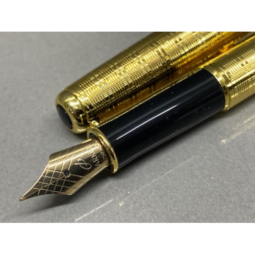 36 - New Parker ‘Sonnet series fountain pen’ Golden Circle, with 18K nib, complete with gift case