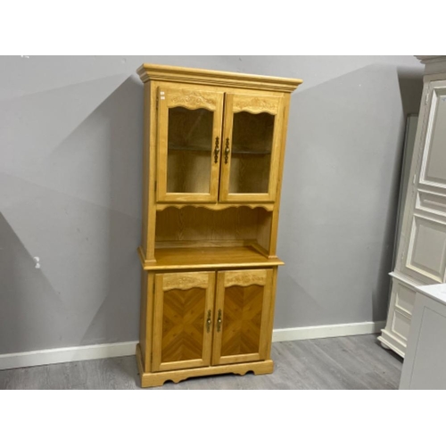 400 - Modern contemporary wall unit fitted with glazed doors & 2 cupboards