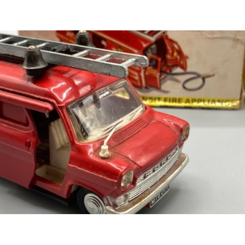 100 - Dinky Toys Ford Transit Fire Appliance no 286 in original box