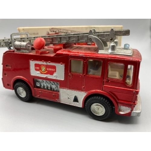 101 - Dinky Toys Merryweather Marquis Fire Tender no 285 in original box