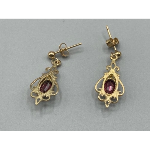 99 - Ladies 9ct yellow gold red stone drop earrings 1.9g gross