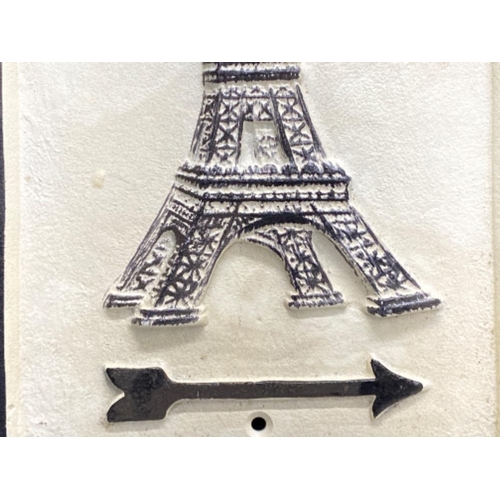 371 - Cast metal Eiffel Tower wall hanging plaque “LA Tour Eiffel” - 19x31cm